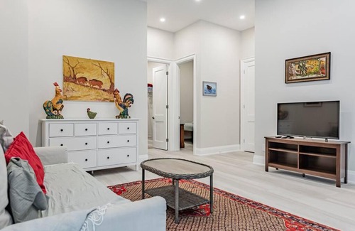 Englemount - Lawrence House | Adorable 2 Bedroom Vacation Home with Free Parking