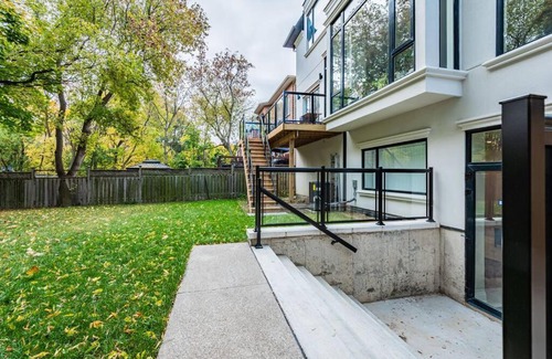 Englemount - Lawrence House | Adorable 2 Bedroom Vacation Home with Free Parking