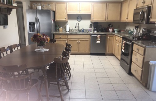 North Mountain House | Adorable 3 Bedroom, 2 bath Pristine Home on a Bike Trail! Bikes Included.