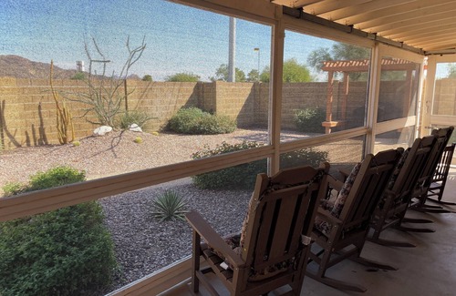 North Mountain House | Adorable 3 Bedroom, 2 bath Pristine Home on a Bike Trail! Bikes Included.