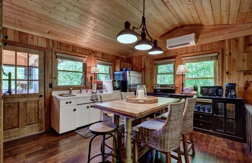 Mirror Lake House | Adorable 3 Bedroom Highlands Cottage - Highlands Nook