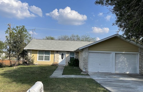 Converse House | Adorable 3 bedroom @ Sleepy Lane