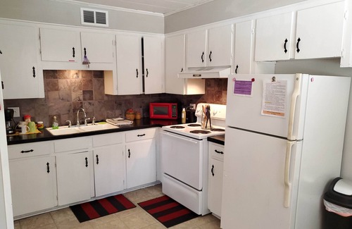 West Monroe Apartment | Adorable affordable comfortable for work or travel