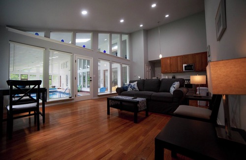 Jackson House | Adorable apartment located on the grounds of Sandhill Crane Vineyards!