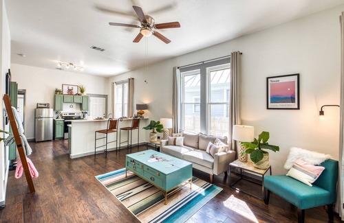 Southtown Apartment | Adorable Apt Near Downtown | Ideal for Longer Stays