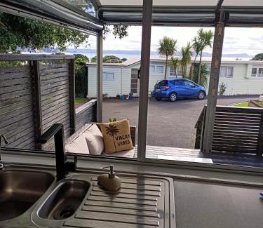 Stanmore Bay Apartment | Adorable Beach Unit Stanmore Bay