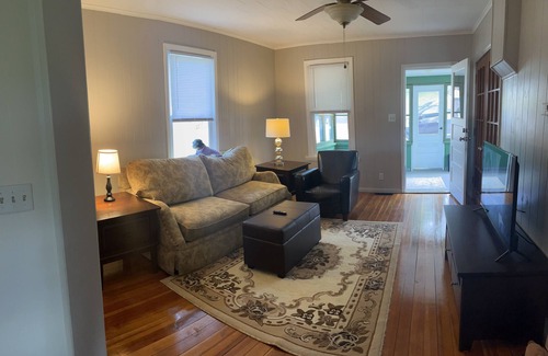 Prescott House | Adorable Cabiny Home, 1/2 block from downtown Prescott! So convenient to beach!