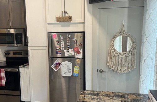 East Cesar Chavez Apartment | Adorable, clean, comfy, downtown studio apartment. Heart of downtown. Super fun!