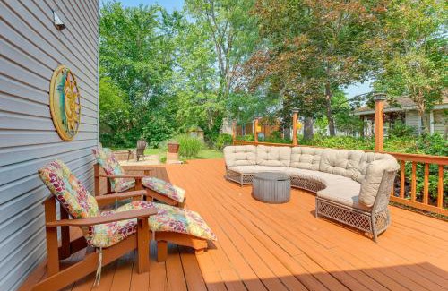 Colonial Beach House | Adorable Cottage Fire Pit, Walk to Colonial Beach