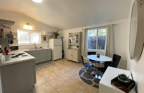 Middletown Cottage | Adorable Cottage in downtown Middletown - Close to Harbin Hot Springs!