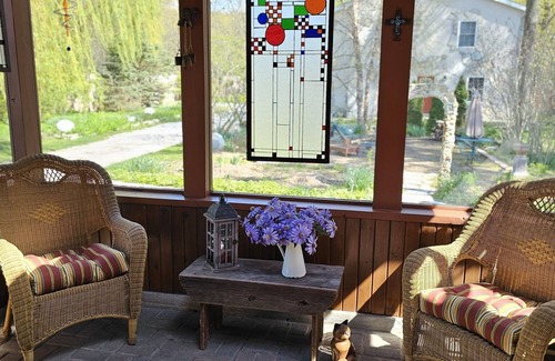 New Buffalo Cottage | Adorable Cottage New Buffalo, Mi. Near Grand Beach.1 Bedroom, Sleeps 5