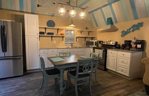 Milton Cottage | ADORABLE COTTAGE ON A FARM