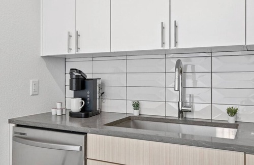 Aurora Apartment | Adorable & Cozy 1-BR Unit Near UCHealth