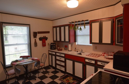 Blanco House | Adorable Cozy home just minutes to all Blanco has to offer