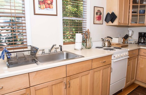 Stinson Beach Cottage | Adorable Cozy Studio