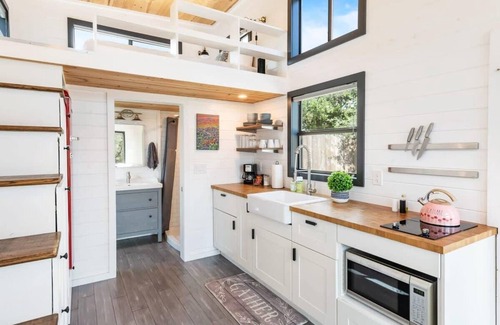 Dripping Springs Cabin | Adorable & Cozy Tiny House #5 @Infinity Ranch
