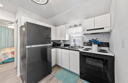 Chincoteague House | Adorable Dog-Friendly Cottage in the heart of Chincoteague!