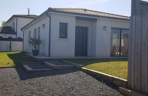 Saint-Medard-en-Jalles House | Adorable house with pool near BORDEAUX and ARCACHON/CAP FERRET beaches