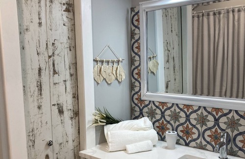 Rutland House | Adorable full suite with private entrance