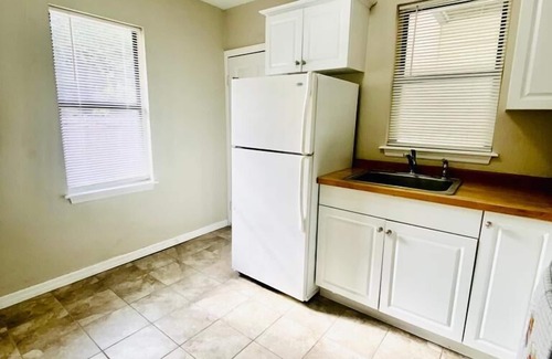 St. Petersburg - Clearwater House | Adorable guest house 5 miles from the beach!