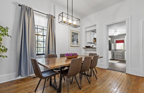 St. Charles Historic District House | 🌟 Adorable Historic 🏠 in the ❤️ of St. Charles 🌟