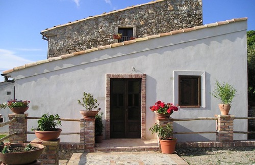 Montalto Uffugo Apartment | Adorable studio surrounded by greenery, ideal for couples