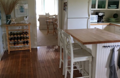Ponshewaing House | Adorable Lakefront Cottage on Beautiful Crooked Lake