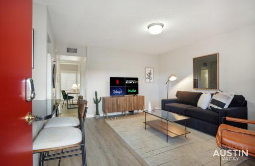 Brentwood Apartment | Adorable N Lamar Living, Pool and Comfort for All
