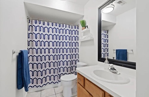 Bonneville House | Adorable & private 4 BR- conveniently located!!