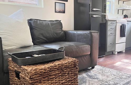East MLK Apartment | Adorable & Restful Tiny House, East Austin/Casita Calma