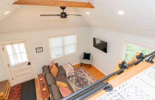 St. Elmo Improvement League Cottage | Adorable St Elmo Tiny House