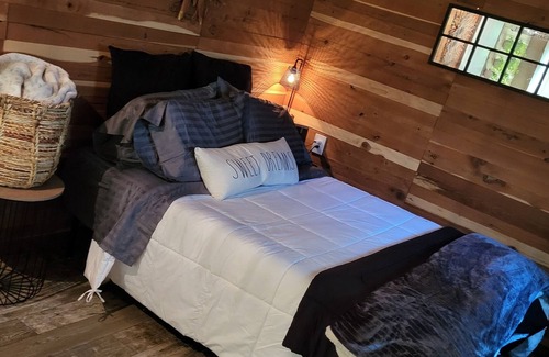 Proctor Cabin | Adorable tiny cabin close to Illinois river