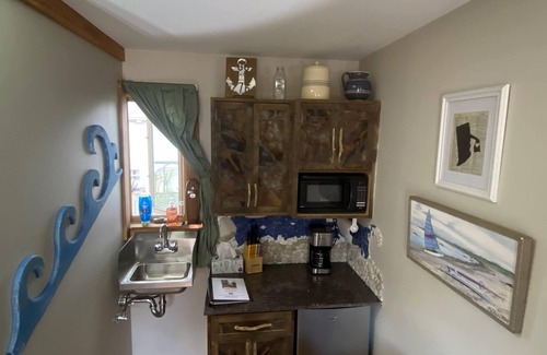 Warren Cottage | Adorable Tiny House in Picturesque Seaside Village