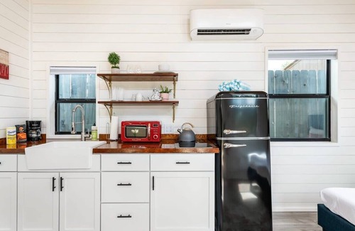 Dripping Springs Cabin | Adorable Tiny House #4 @Infinity Ranch-Resort Pool