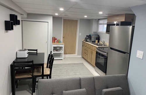 South Central House | Adorable two bedrooms unit with sperate entrance close to everywhere