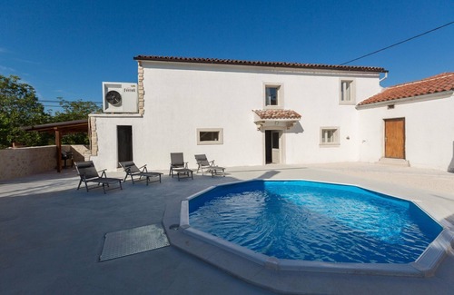 Kringa House | Adorable villa with private pool