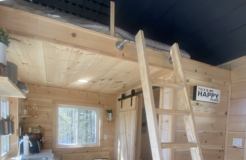 Central Frontenac Cabin | AdorableTiny Home