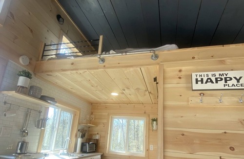 Central Frontenac Cabin | AdorableTiny Home