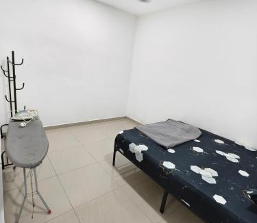 Pulai House | Adra Homestay UTM Taman Sri Pulai