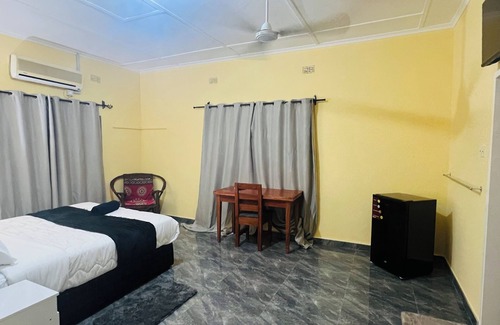Livingstone House | Adrenaline Lodge and Tours