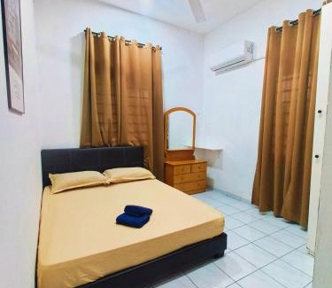 Bukit Rambai House | Adriana RH Homestay 3Bedroom 2Bathroom