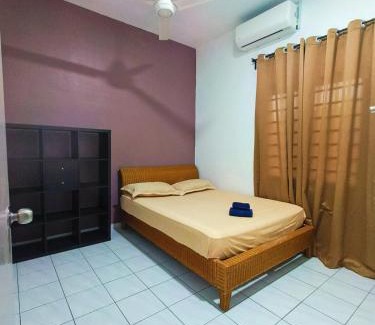 Bukit Rambai House | Adriana RH Homestay 3Bedroom 2Bathroom