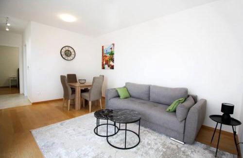 Becici Apartment | Adriatic bliss