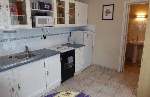 Rognonas Cottage | Adults only Apartment beside pool with Air Conditioning