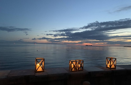 Westbrook Center House | Adults Only Toes In The Sand Beachfront Charmer