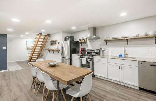 Near West Side Apartment | Adults Only - Walk to the United Center! Modern Touches Surround You - Check Out the Open Staircase! apts