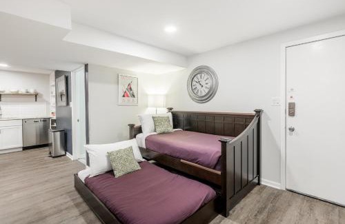 Near West Side Apartment | Adults Only - Walk to the United Center! Modern Touches Surround You - Check Out the Open Staircase! apts