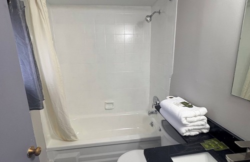 Niagara Falls Hotel | Advance Inn