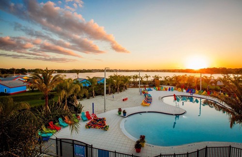 Cypress Gardens Hotel | Adventure Filled Resort Perfect for Family Getaway | Fun Pools!
