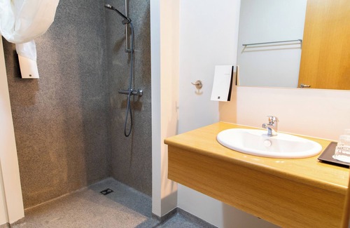 Kirkjubaejarklaustur Hotel | Adventure Hotel Geirland